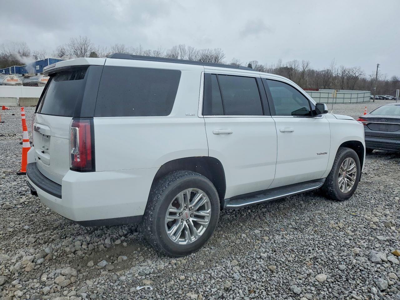2017 GMC Yukon Sle - zdjęcie 3