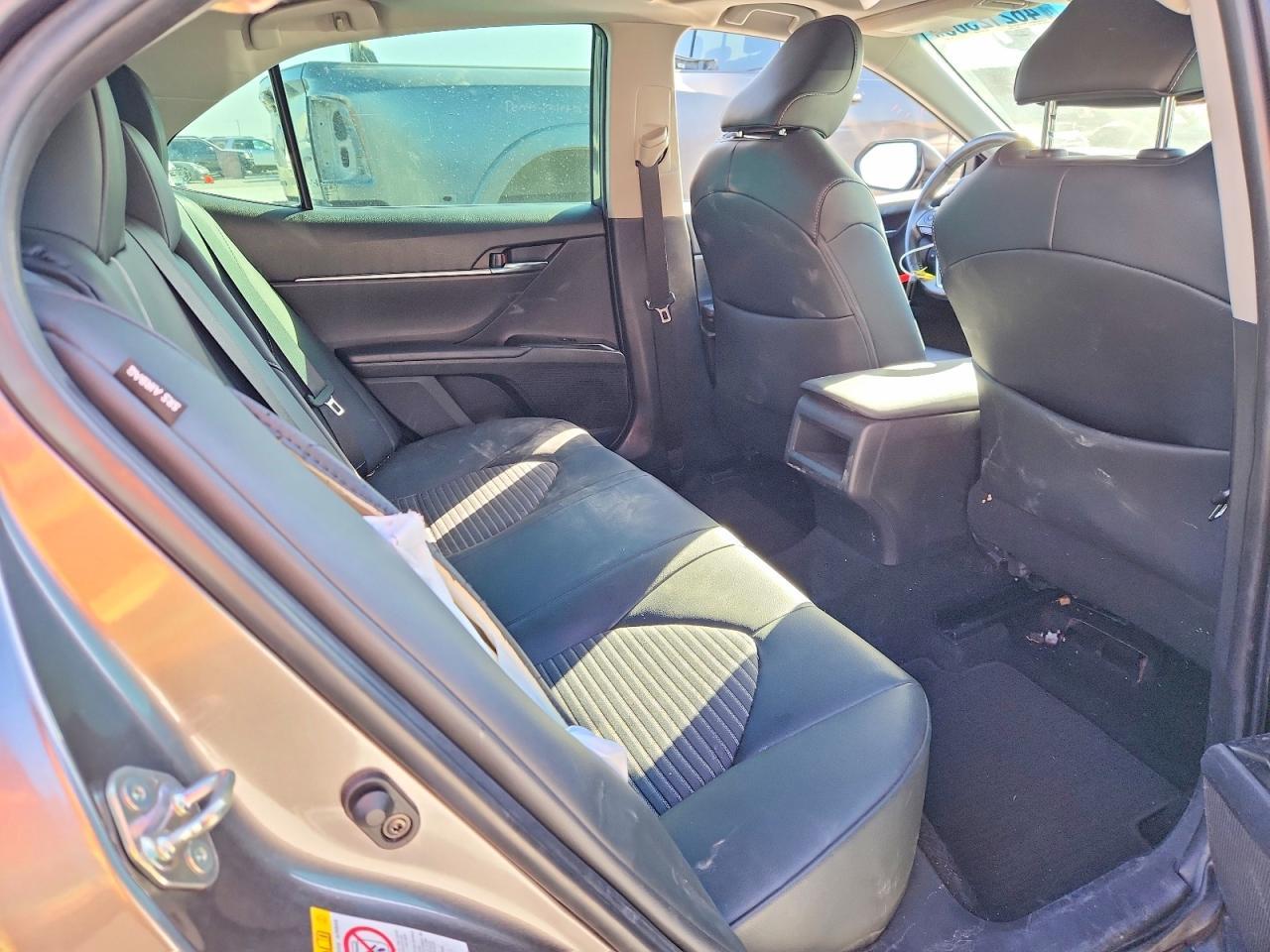 2018 Toyota Camry Se - zdjęcie 10