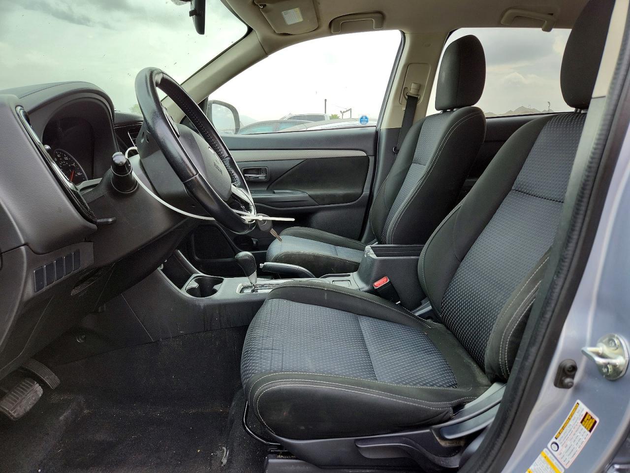 2016 Mitsubishi Outlander Es - zdjęcie 7