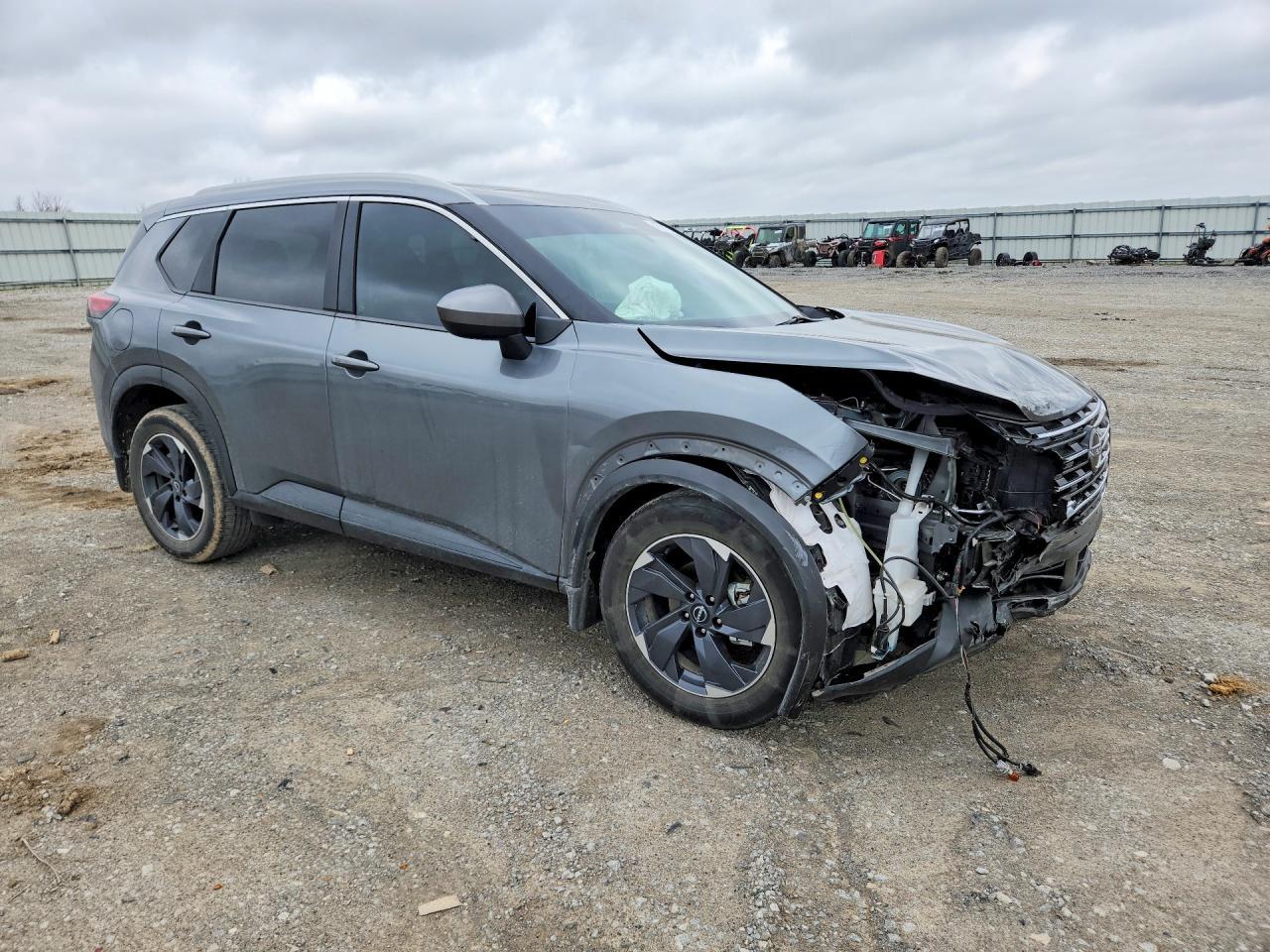 2024 Nissan Rogue Sv - zdjęcie 4