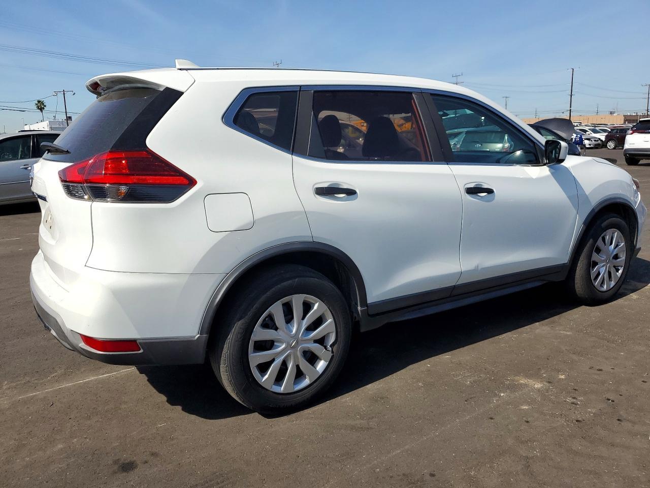 2017 Nissan Rogue S - zdjęcie 3