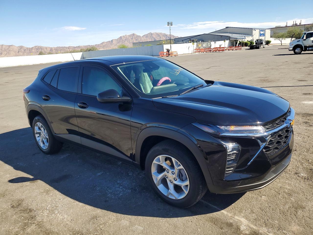 2026 Chevrolet Trax Ls - zdjęcie 4