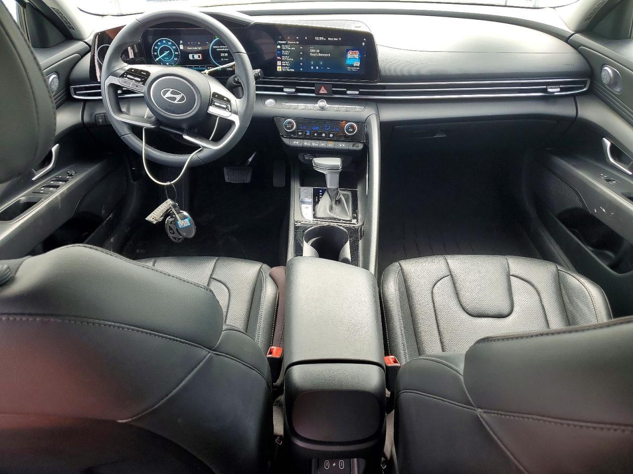 2024 Hyundai Elantra Hybrid Limited - zdjęcie 8