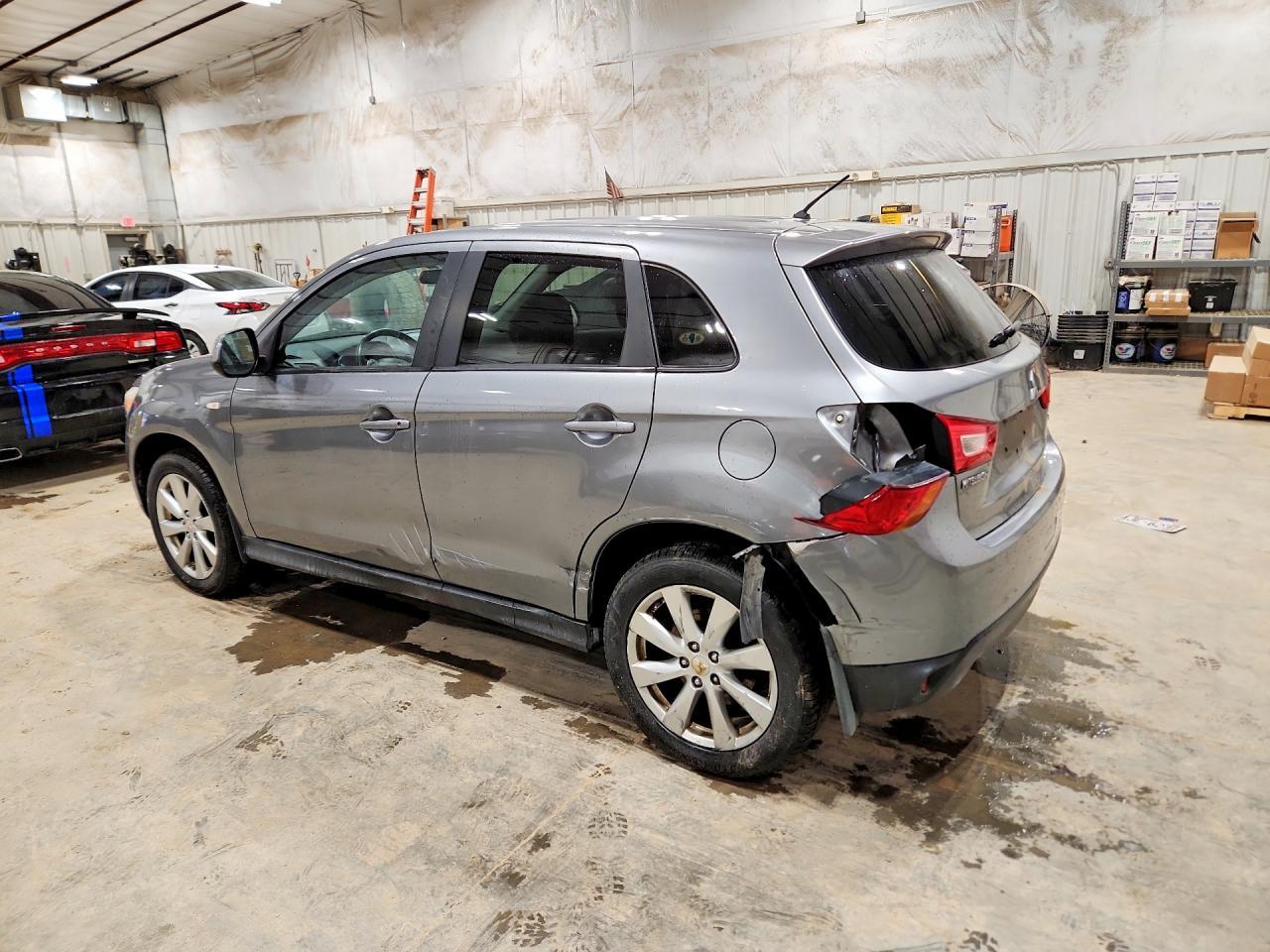 2014 Mitsubishi Outlander Sport Es - zdjęcie 2