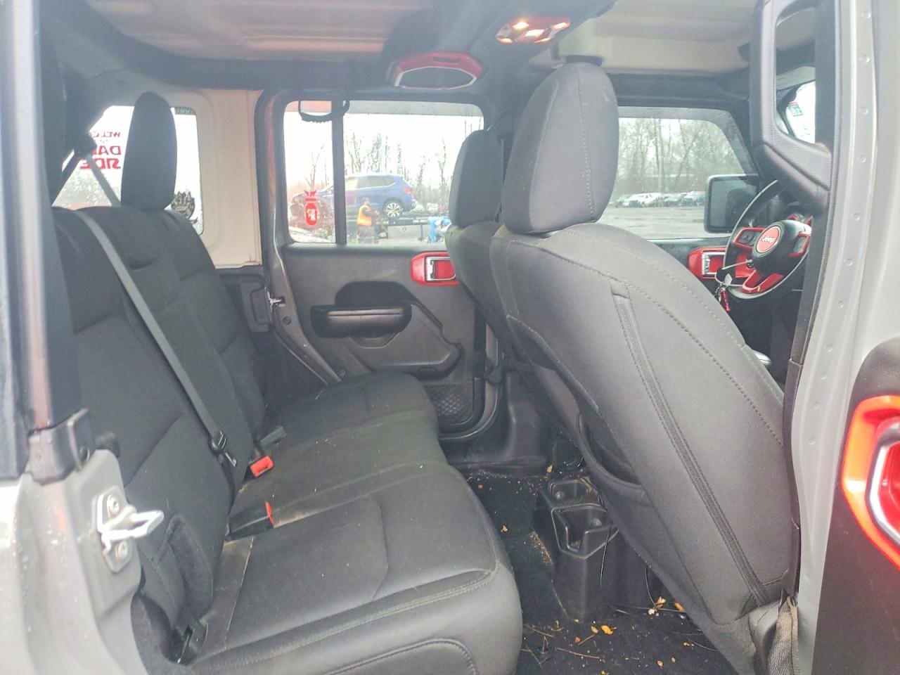 2019 Jeep Wrangler - zdjęcie 10