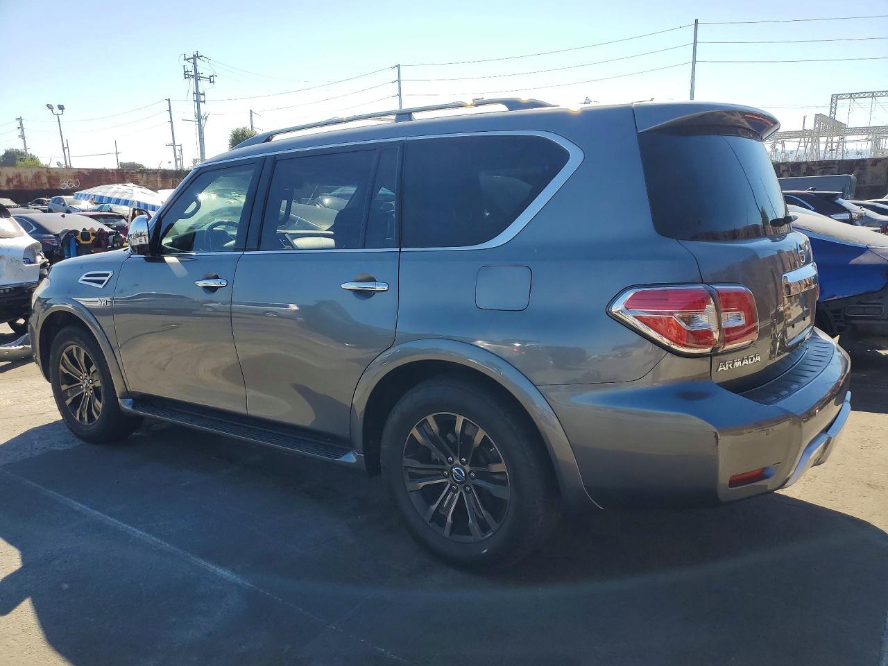 2017 Nissan Armada Platinum - zdjęcie 2