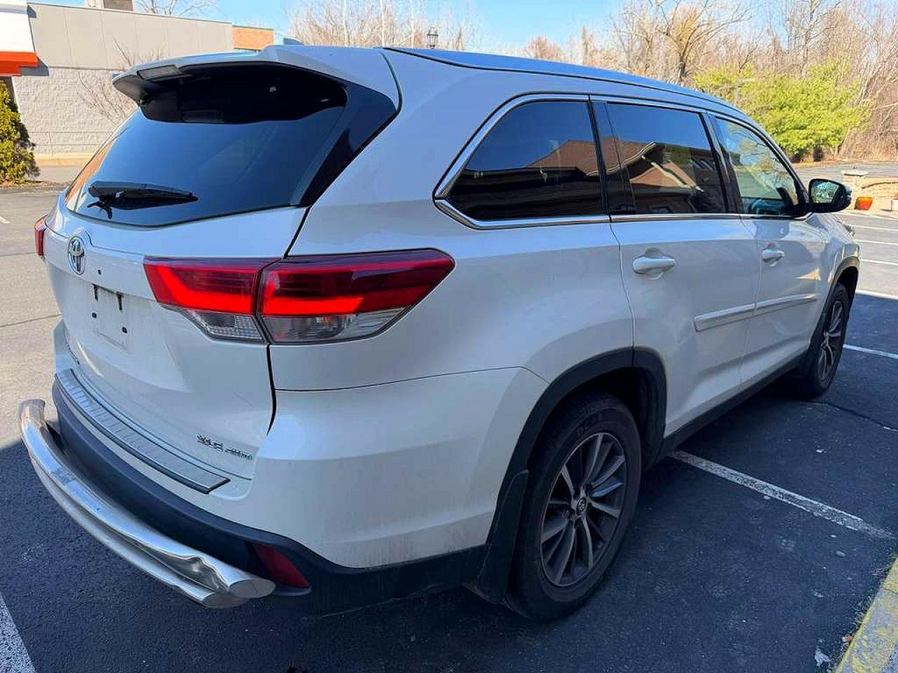 2019 Toyota Highlander Xle - zdjęcie 3