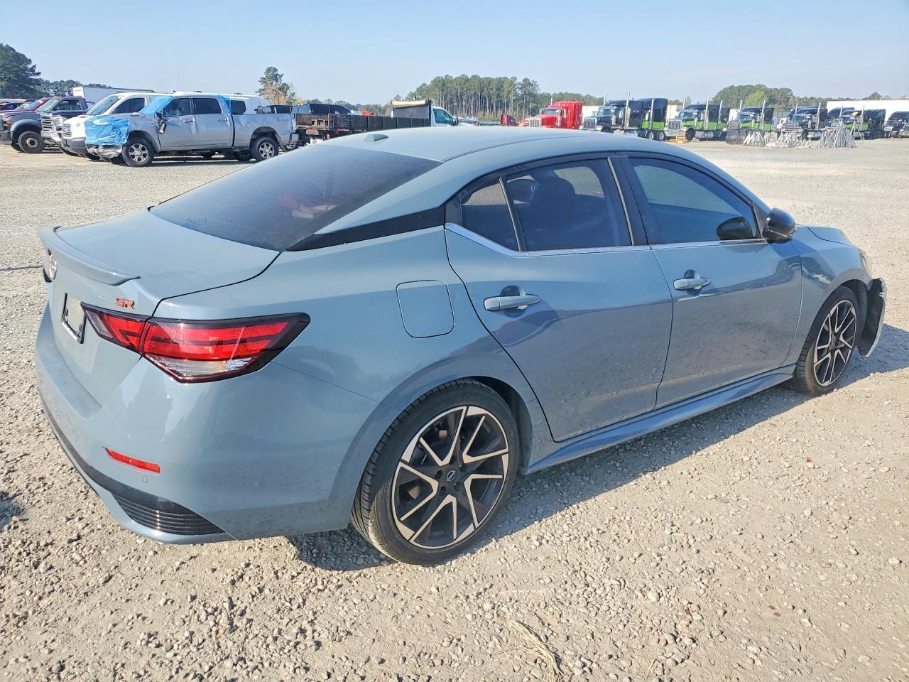 2024 Nissan Sentra Sr - zdjęcie 3