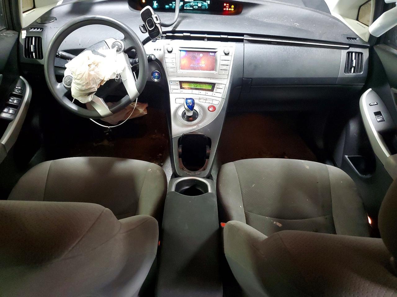 2014 Toyota Prius Three - zdjęcie 8