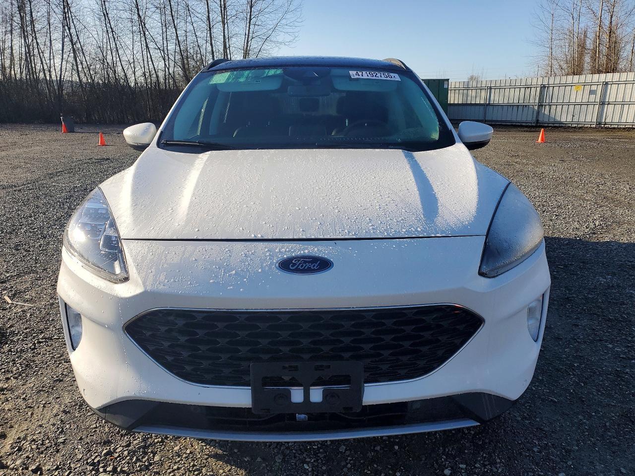 2022 Ford Escape Titanium - zdjęcie 5