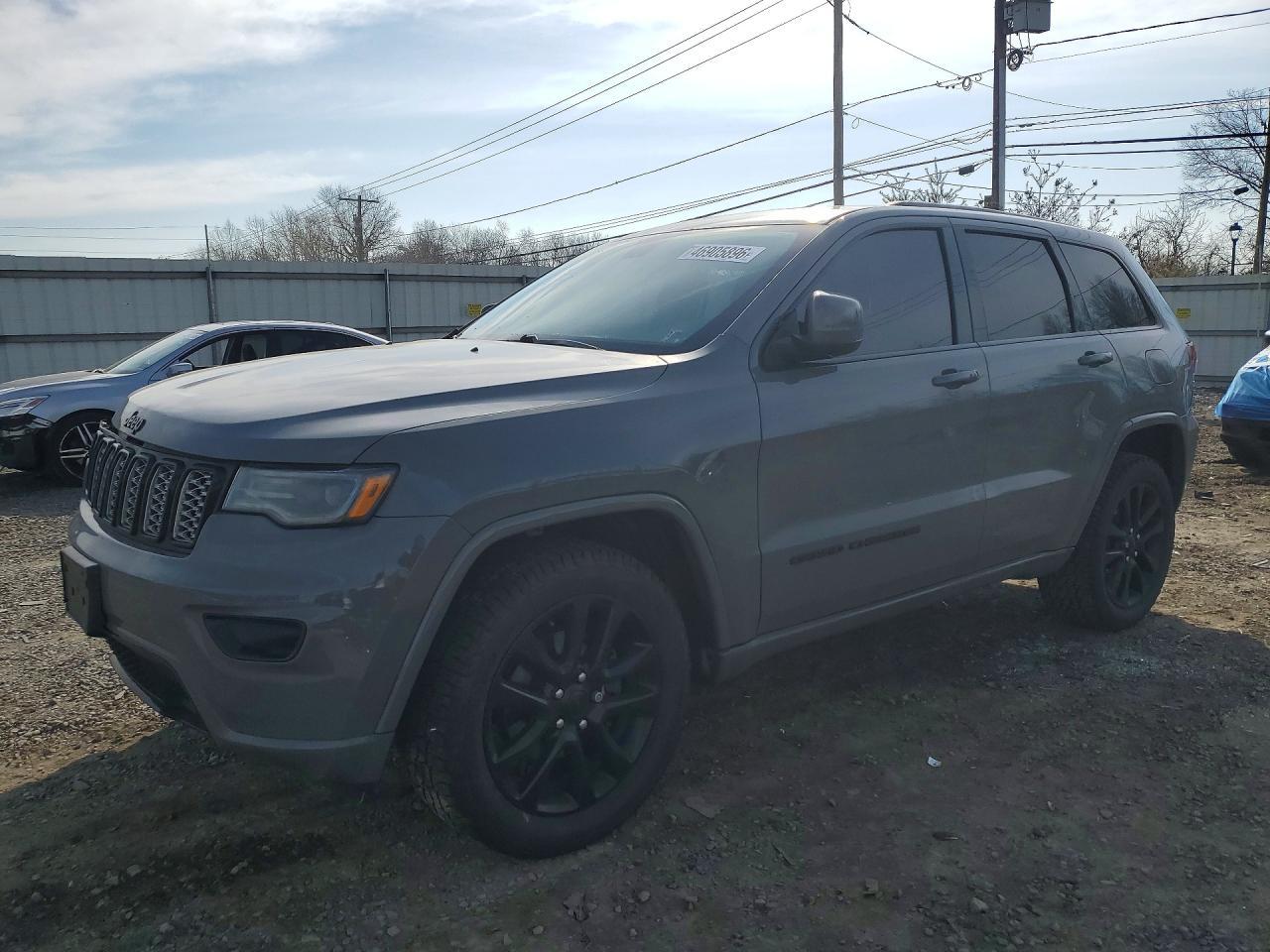 2020 Jeep Grand Cherokee Laredo - zdjęcie główne