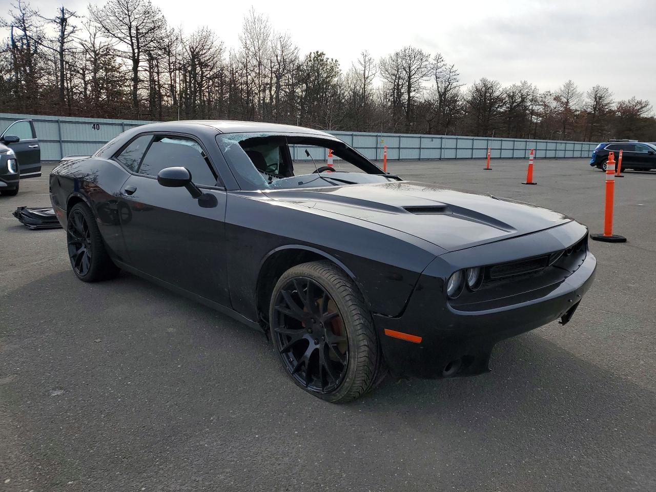 2022 Dodge Challenger Sxt - zdjęcie 4