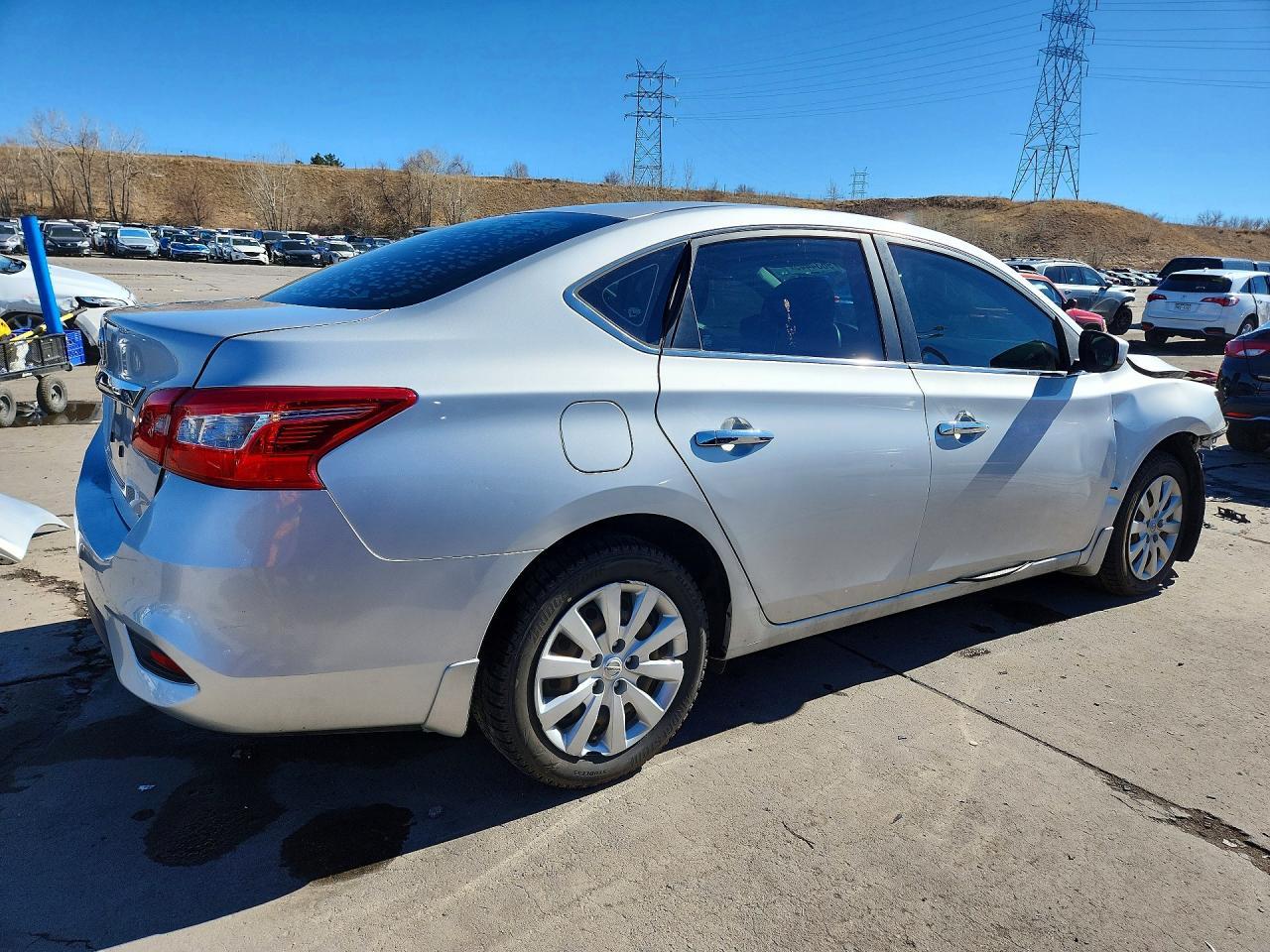 2019 Nissan Sentra S - zdjęcie 3