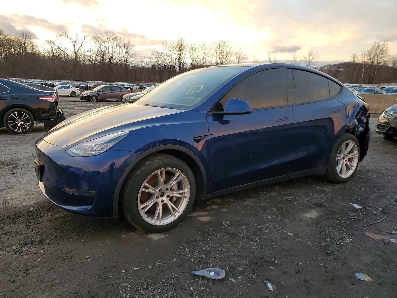 2021 Tesla Model Y - zdjęcie główne