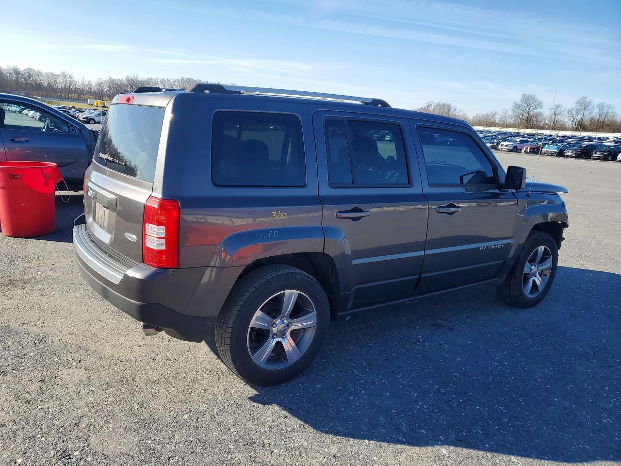2017 Jeep Patriot Latitude - zdjęcie 3