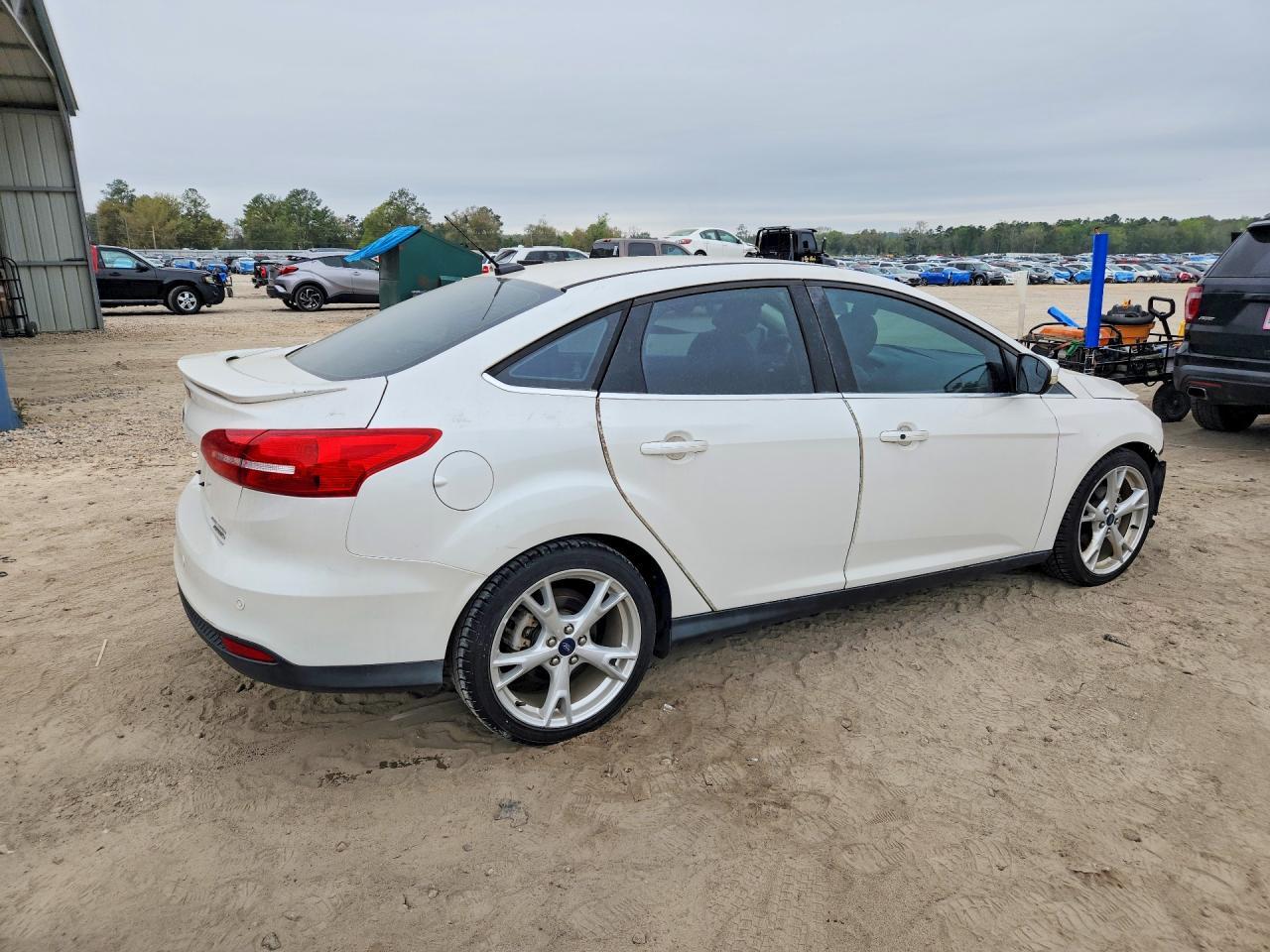 2015 Ford Focus Titanium - zdjęcie 3