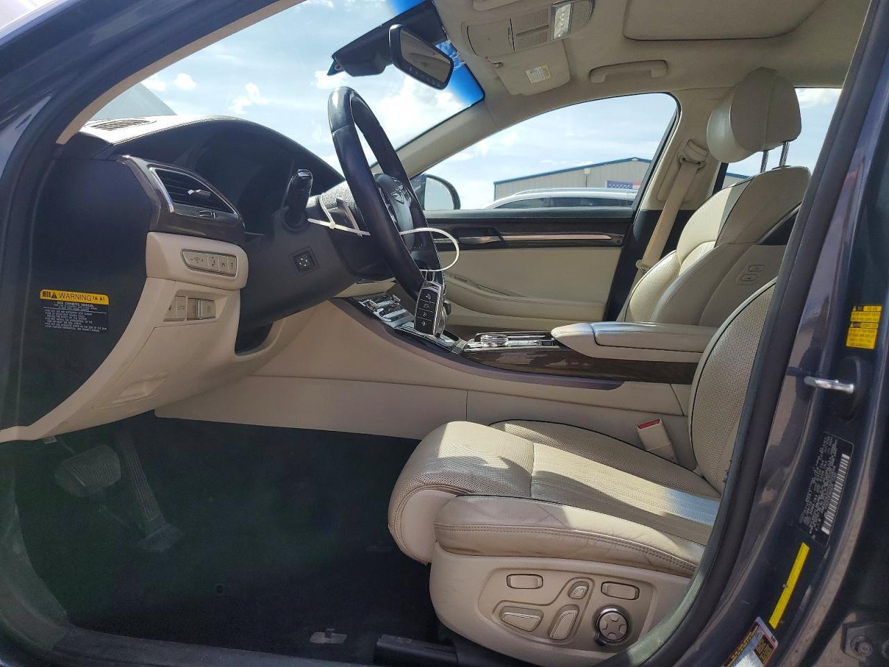 2017 Genesis G90 5.0 Ultimate - zdjęcie 7