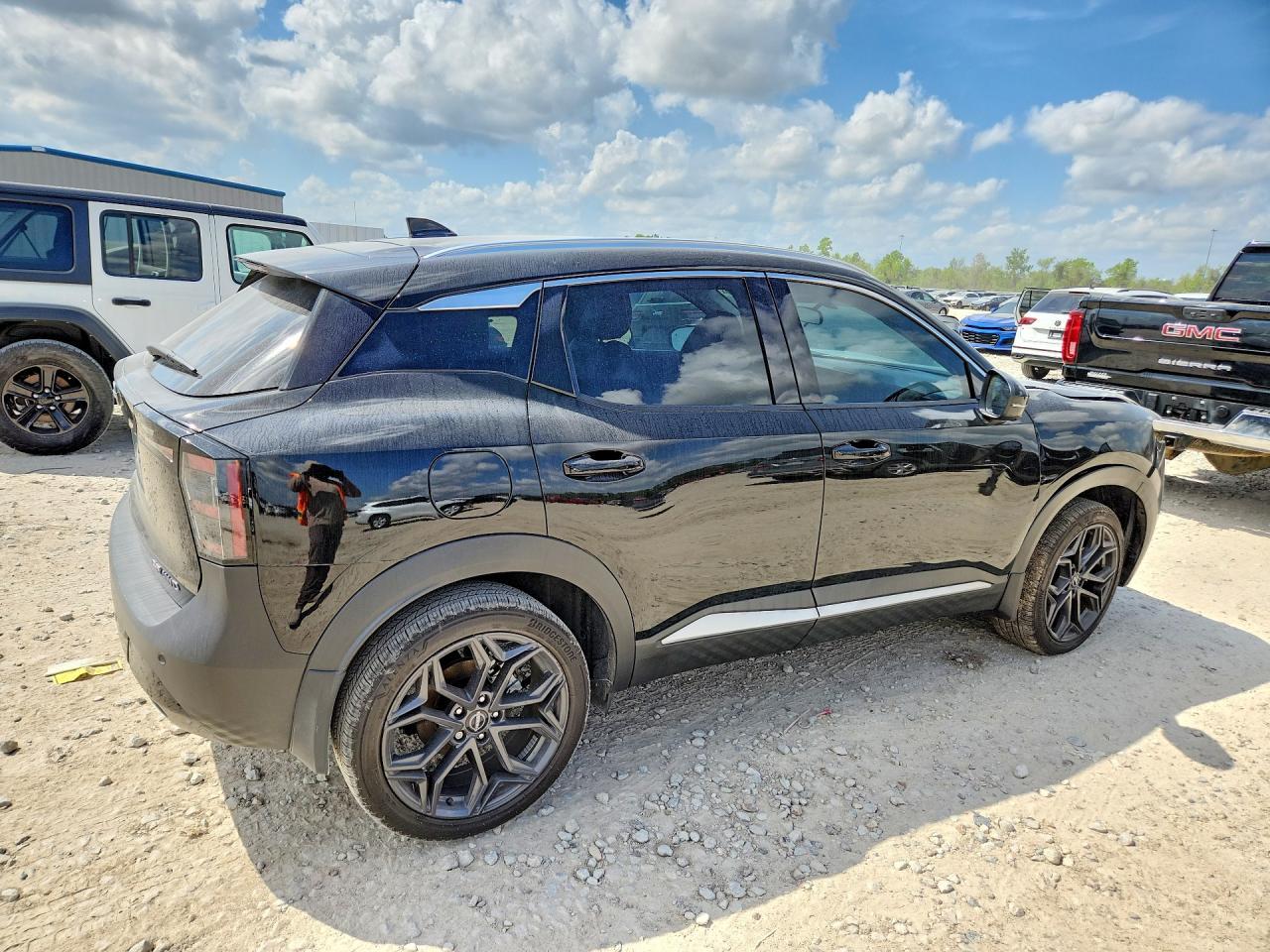 2025 Nissan Kicks Sr - zdjęcie 3