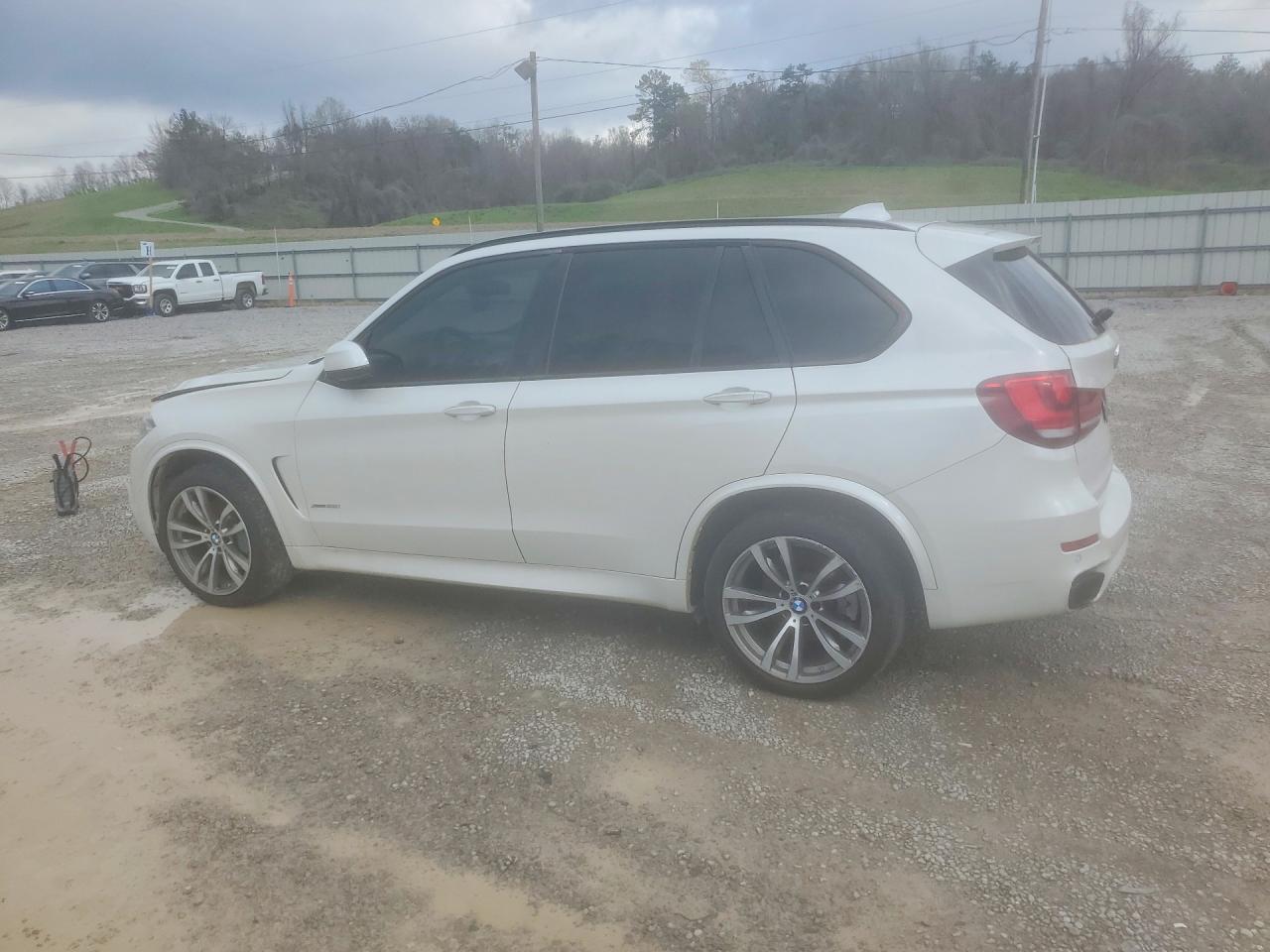 2015 BMW X5 xDrive50I - zdjęcie 2