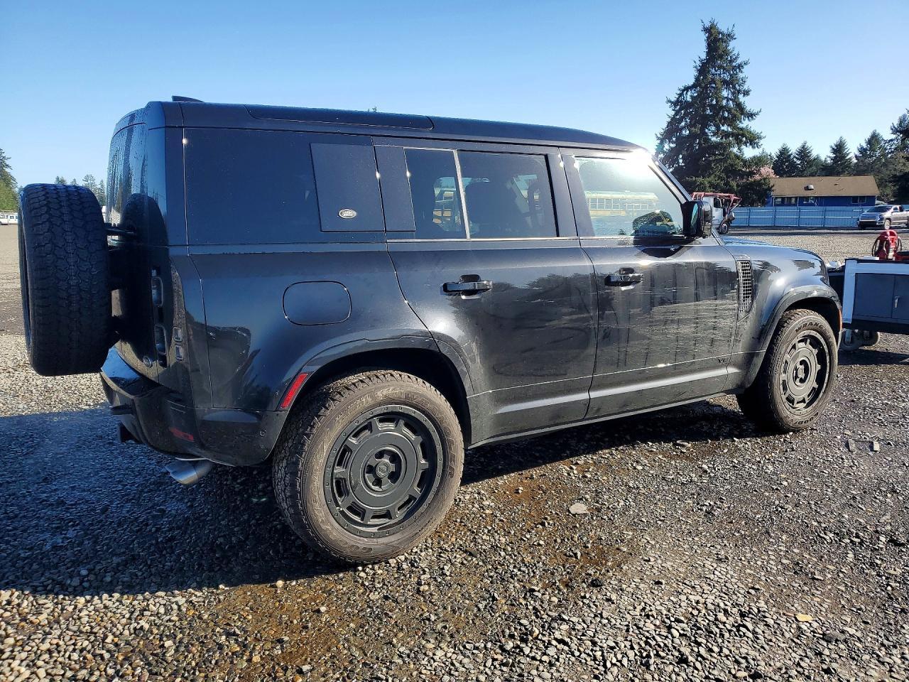 2023 Land Rover Defender 110 - zdjęcie 3