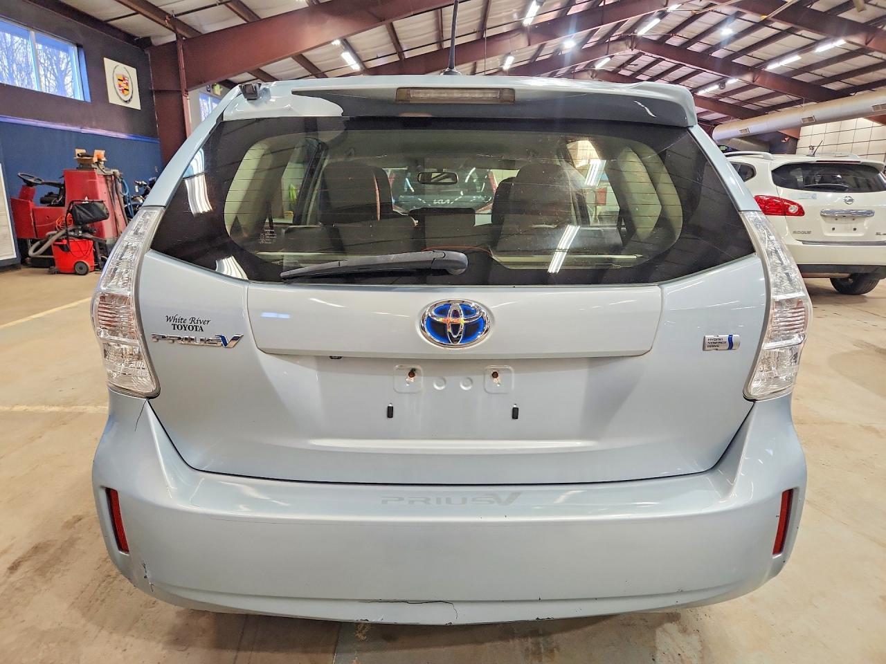 2013 Toyota Prius V Five - zdjęcie 6