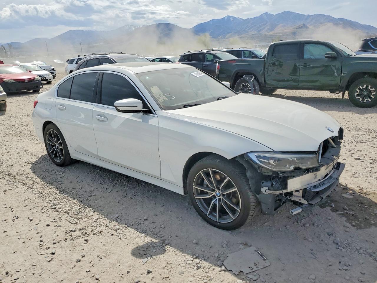 2020 BMW 330 - zdjęcie 4