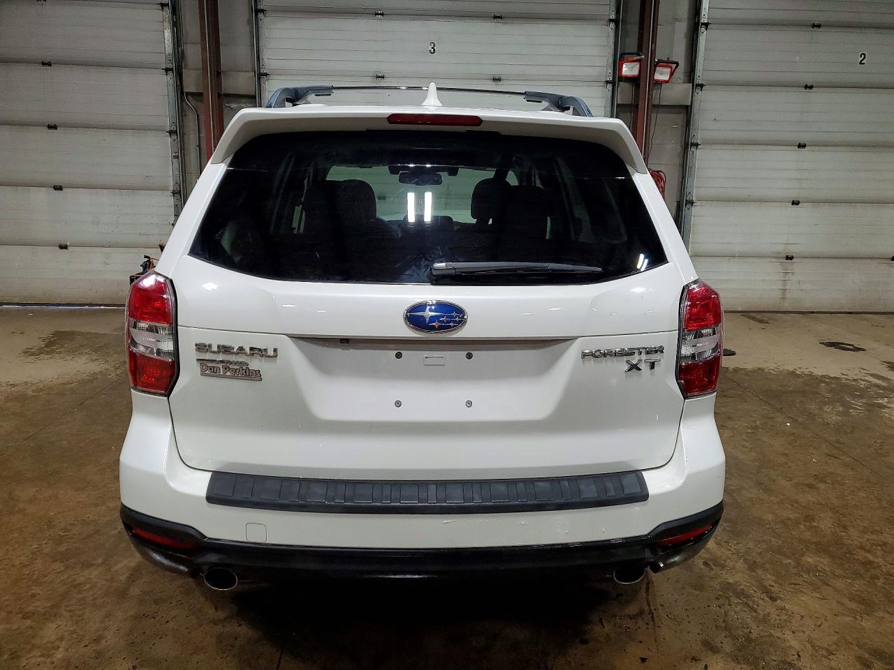 2016 Subaru Forester 2.0Xt Touring - zdjęcie 6