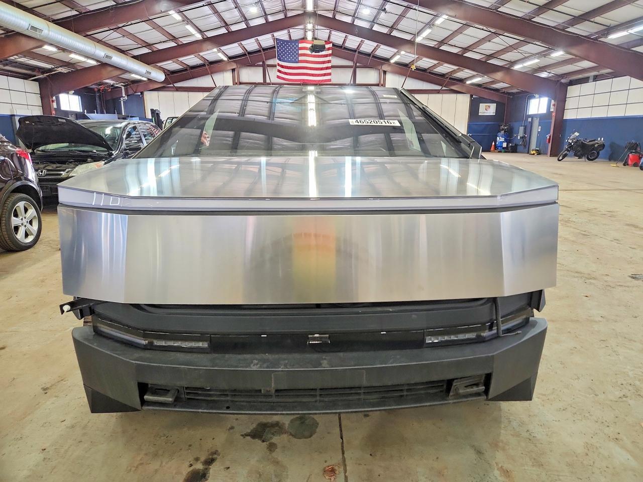 2024 Tesla Cybertruck - zdjęcie 5