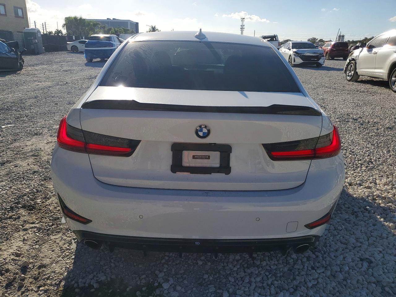 2020 BMW 330I - zdjęcie 6