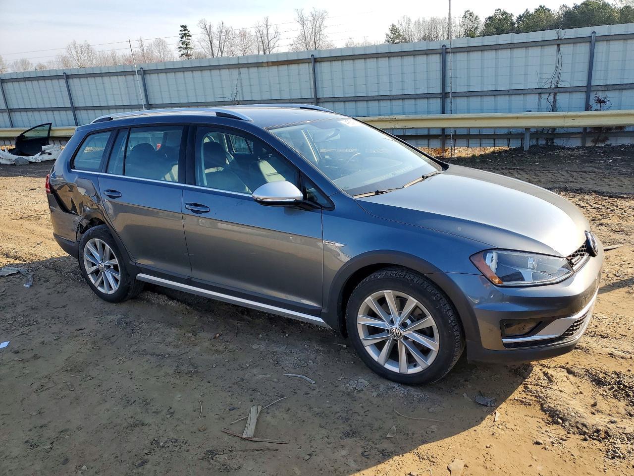 2017 Volkswagen Golf Alltrack S - zdjęcie 4