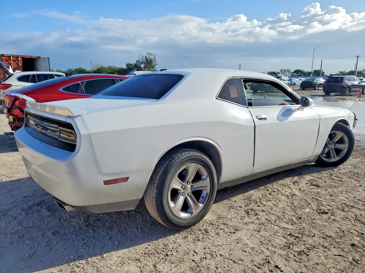 Dodge Challenger - zdjęcie 3