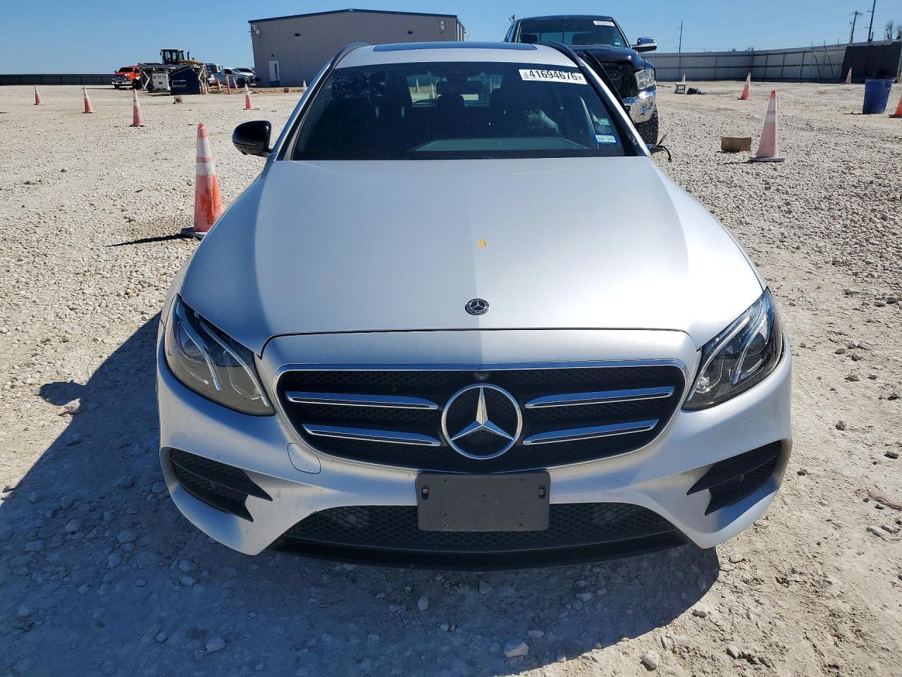 2020 Mercedes Benz E - zdjęcie 5