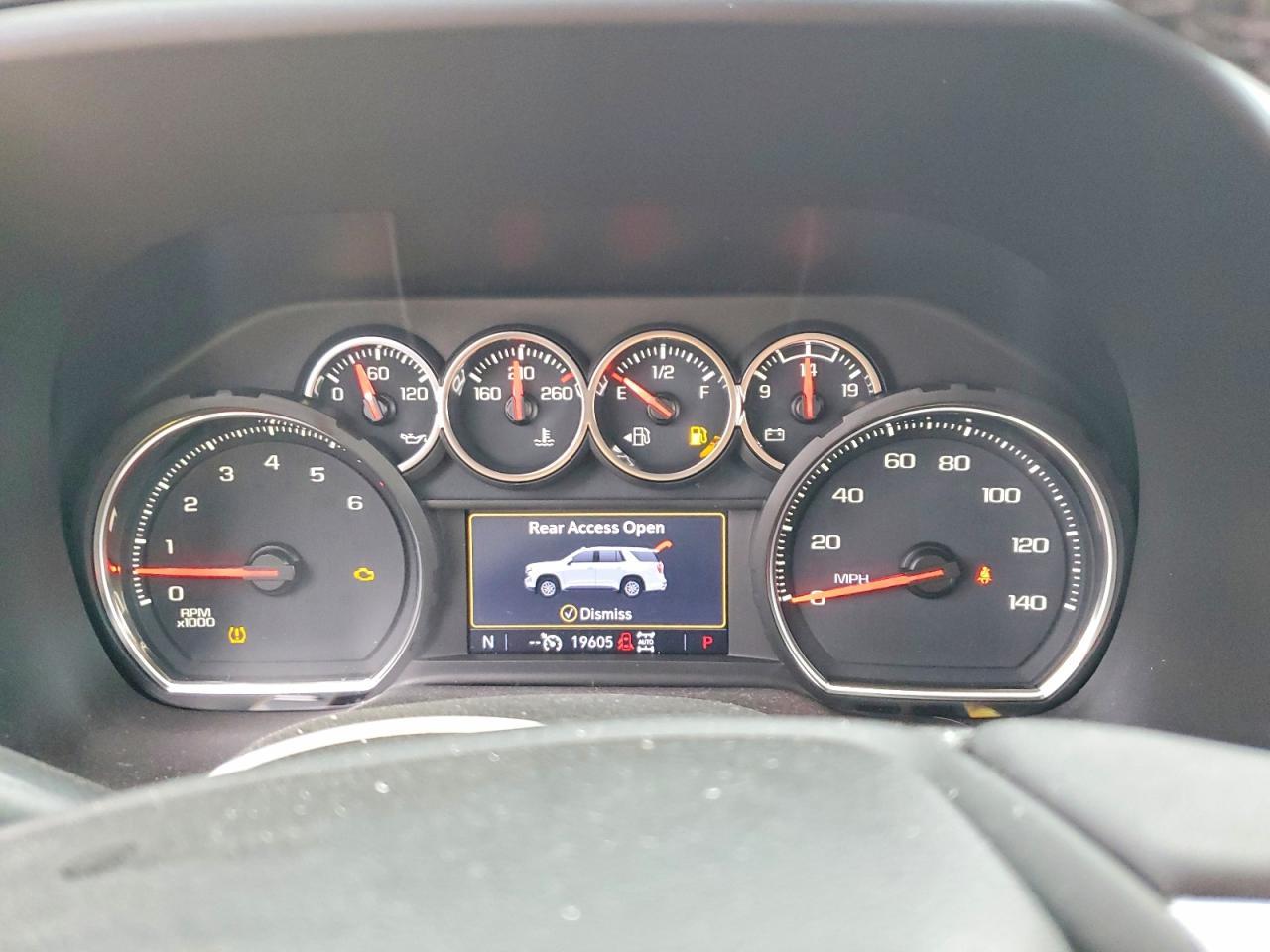 2021 Chevrolet Suburban K1500 Lt - zdjęcie 9