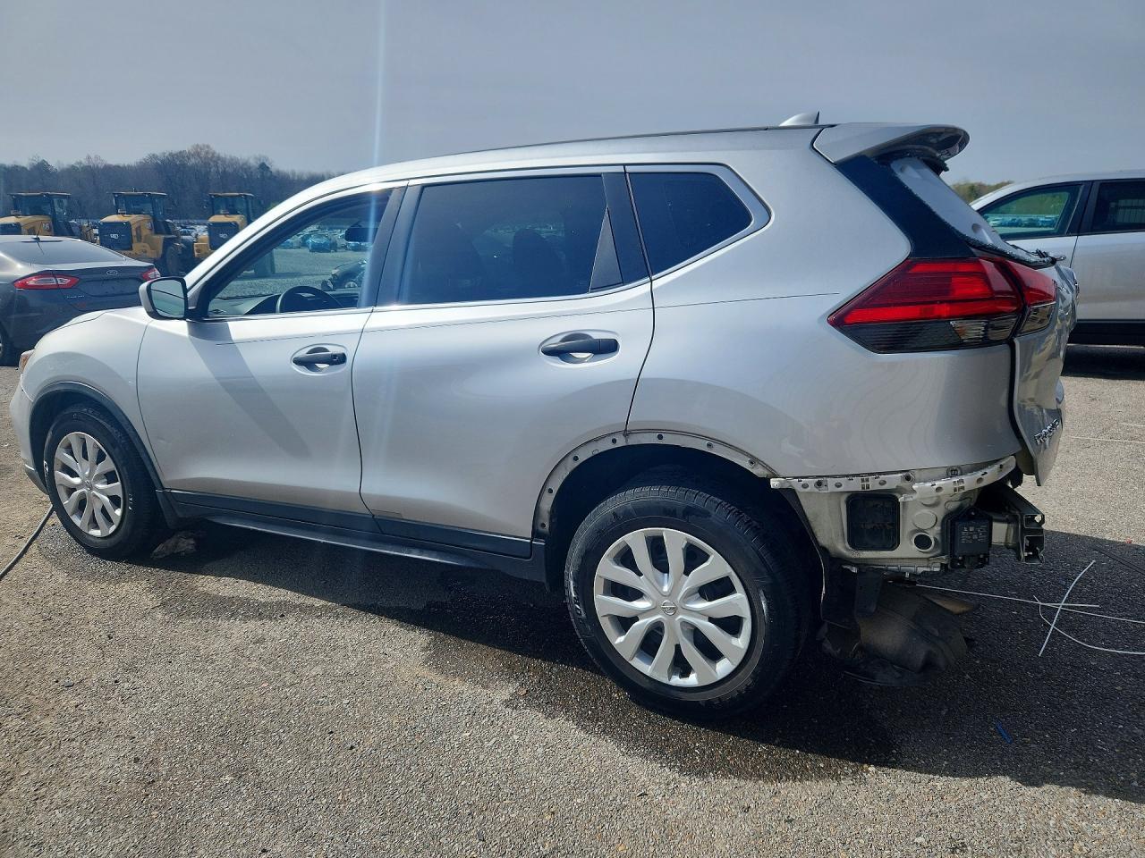 2017 Nissan Rogue S - zdjęcie 2