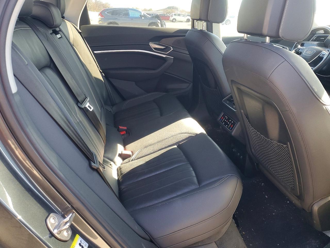 2021 Audi E-Tron Sportback Premium Plus - zdjęcie 11