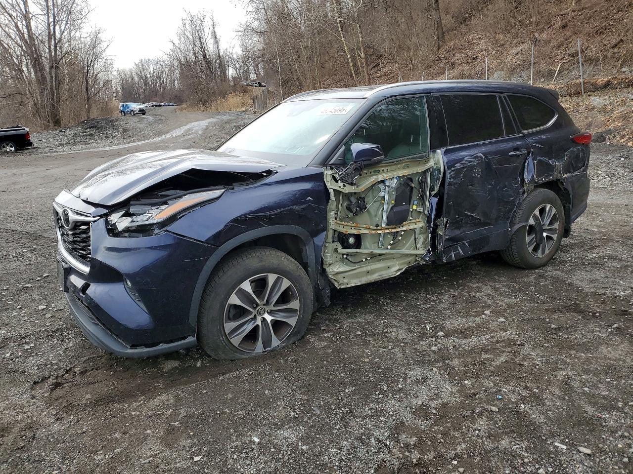 2020 Toyota Highlander Xle - zdjęcie główne