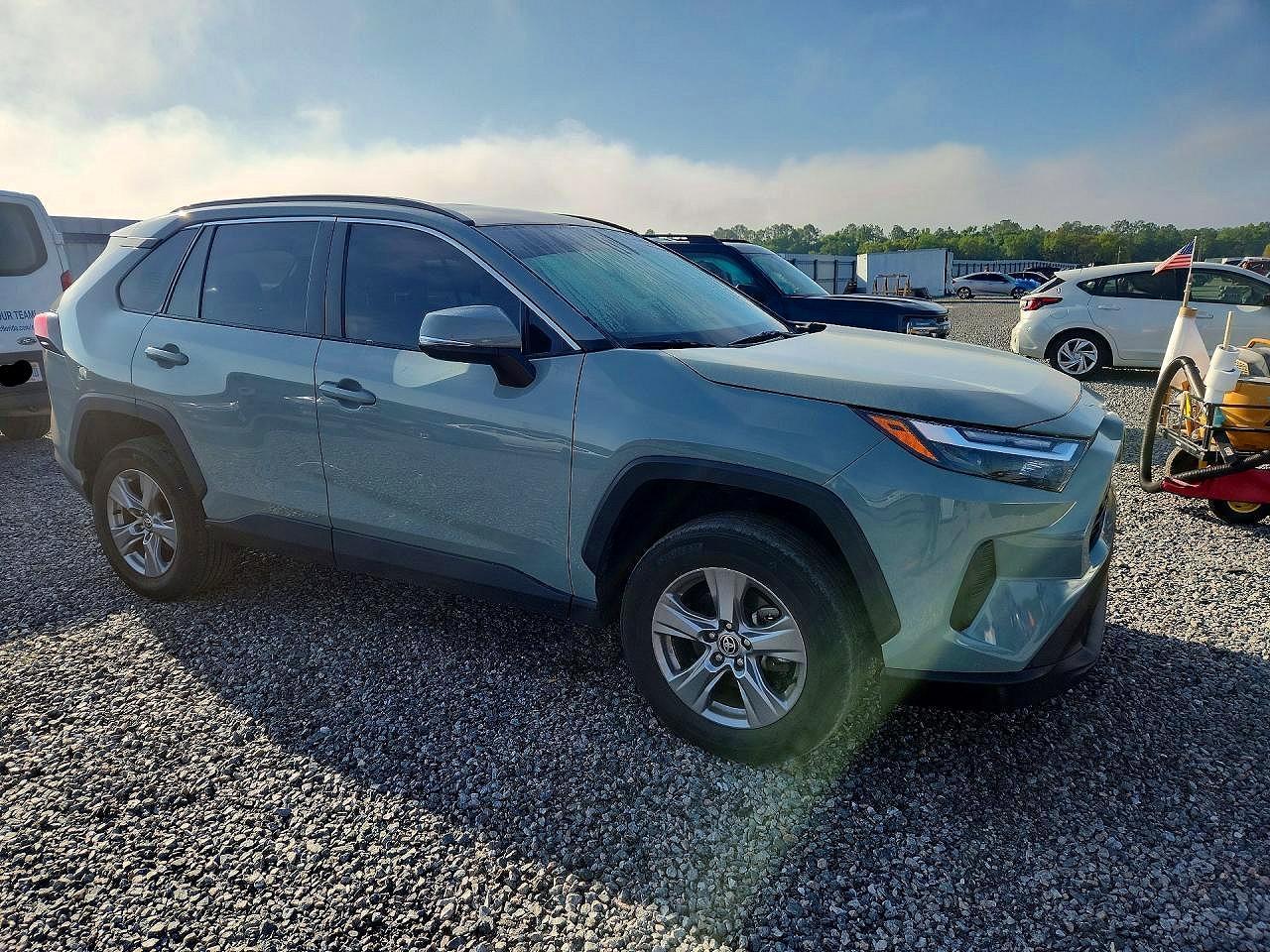 2023 Toyota Rav4 Xle - zdjęcie 4