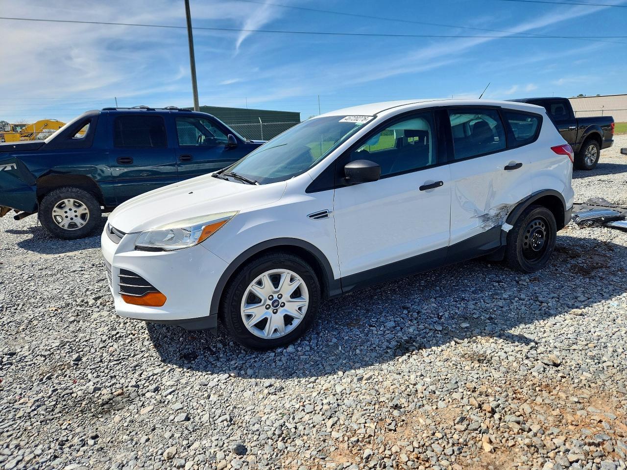2015 Ford Escape S - zdjęcie główne