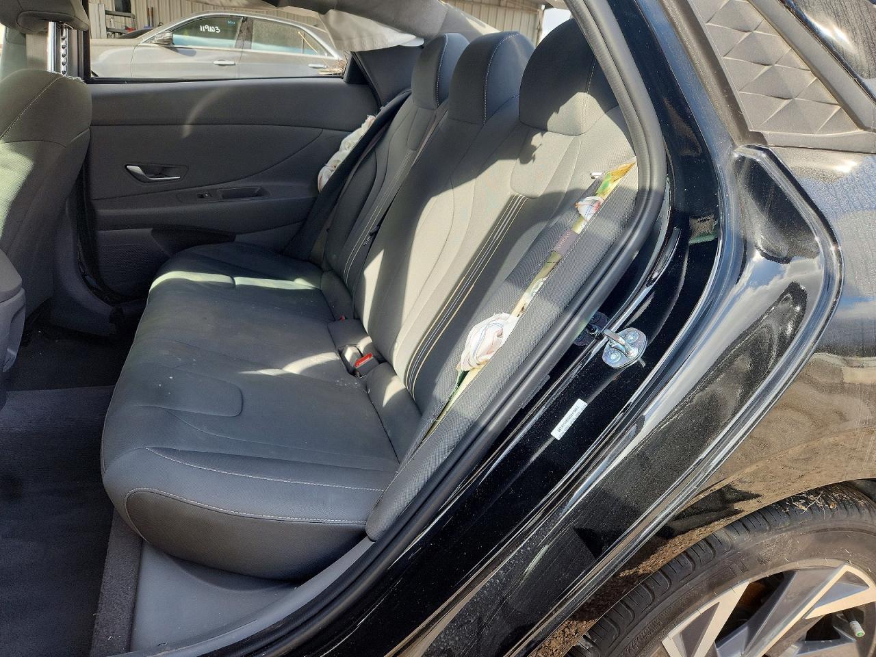 2025 Hyundai Elantra Sel Sport - zdjęcie 10