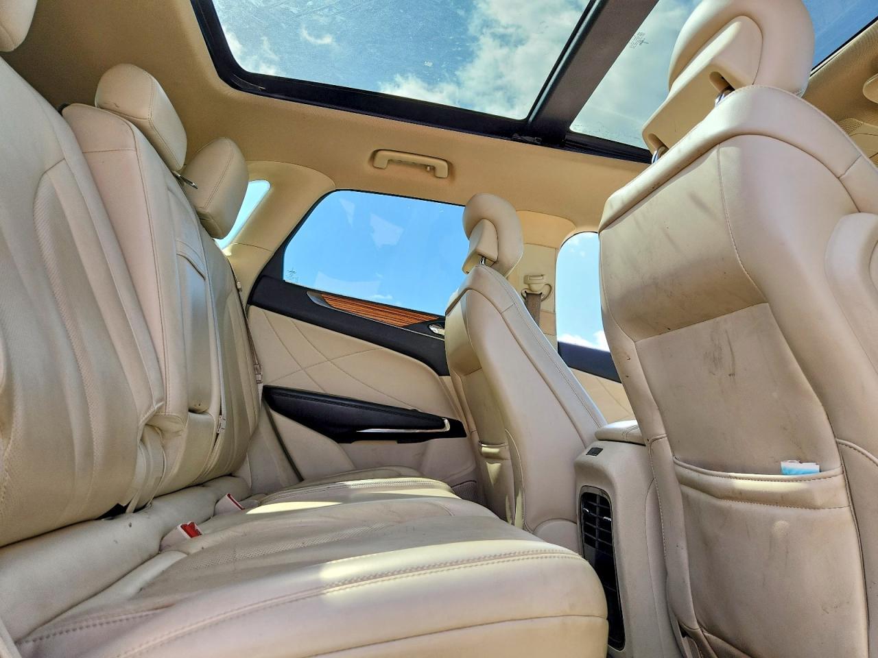 2015 Lincoln Townhouse Mkc - zdjęcie 11