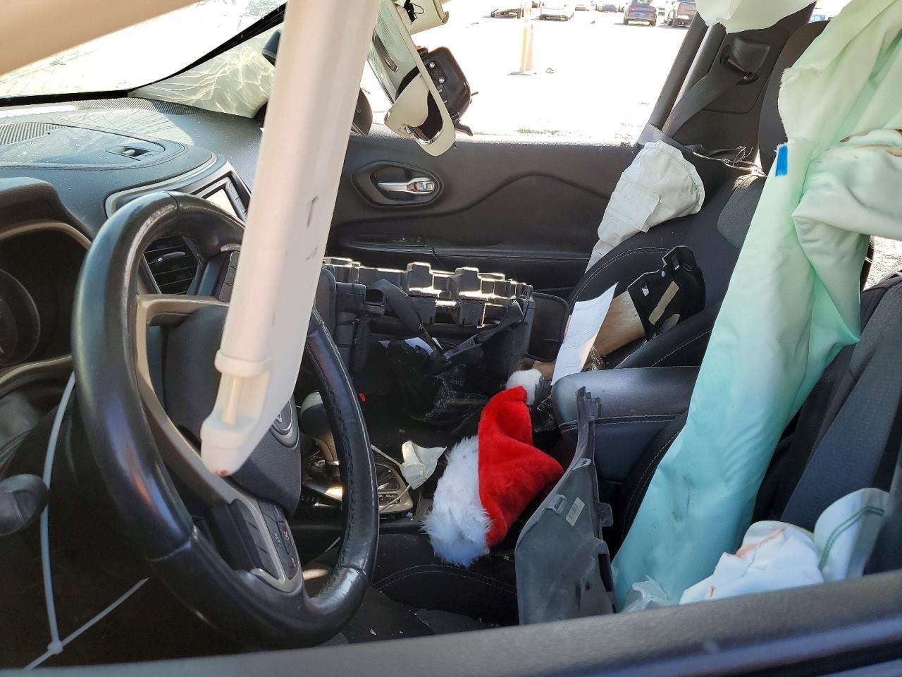 2016 Jeep Cherokee Sport - zdjęcie 7