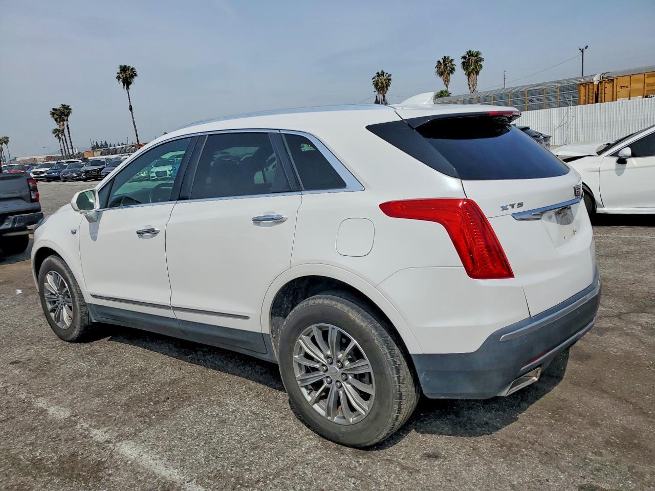 2017 Cadillac Xt5 Luxury - zdjęcie 2