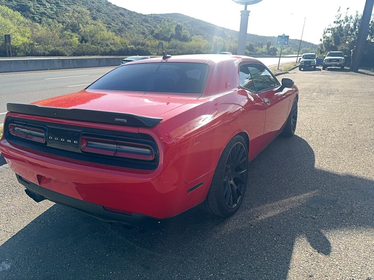 2015 Dodge Challenger R - zdjęcie 4