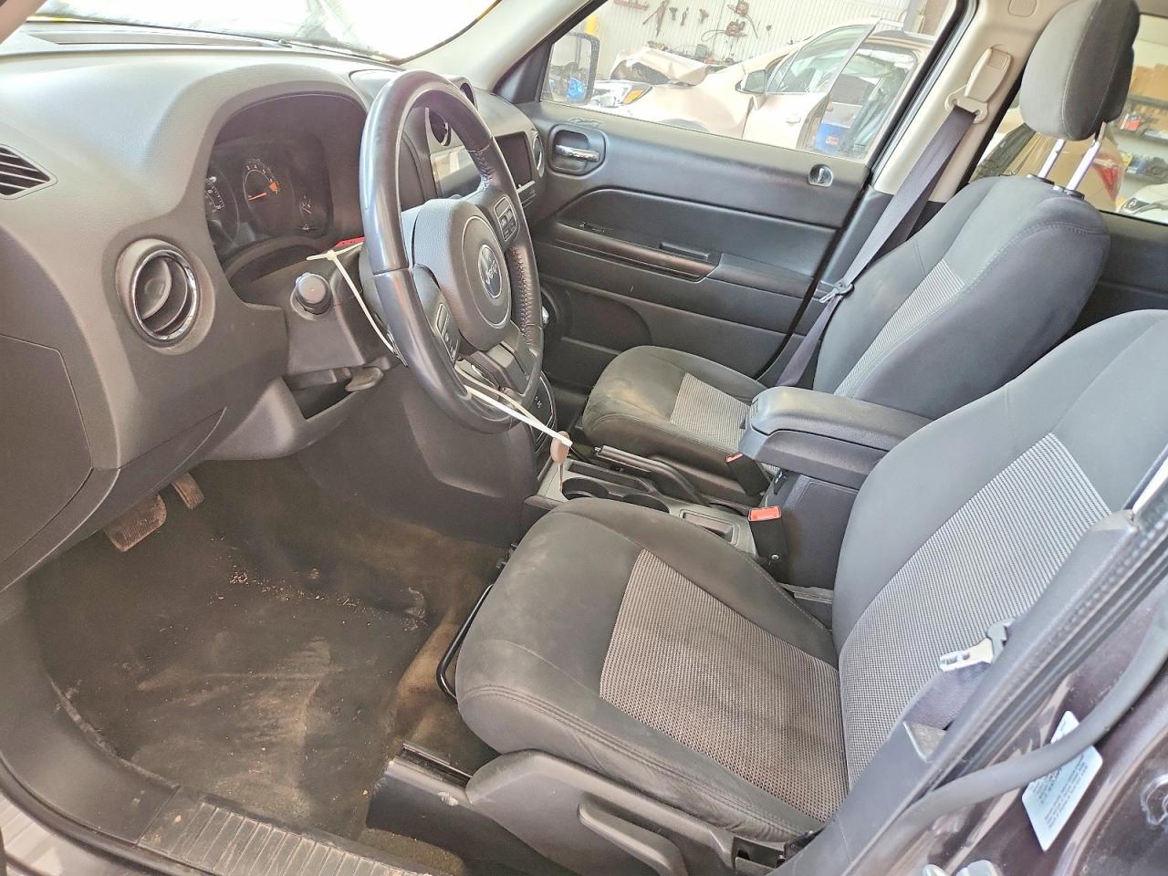 2016 Jeep Patriot Latitude - zdjęcie 7