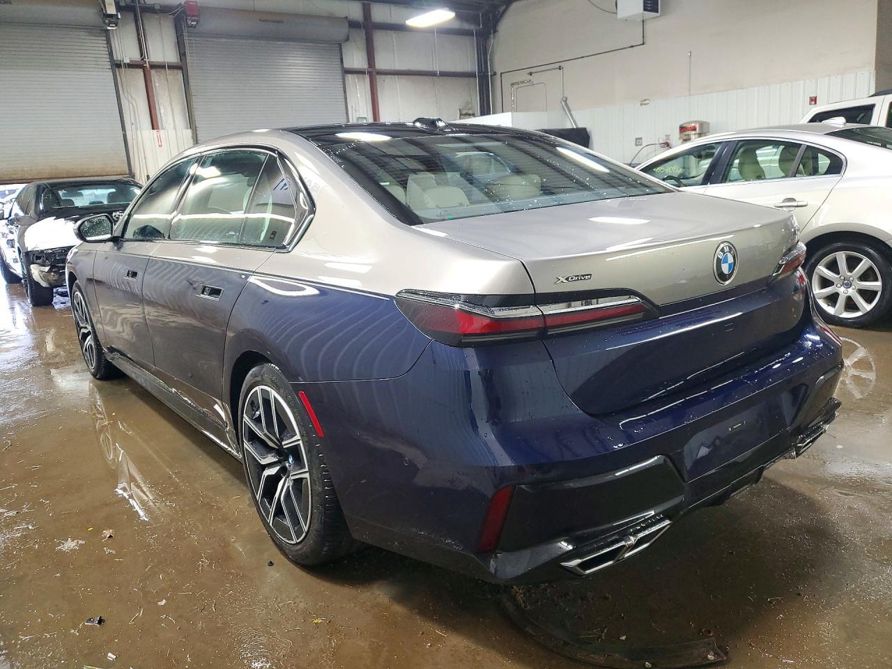 2025 BMW 760 Xi - zdjęcie 2