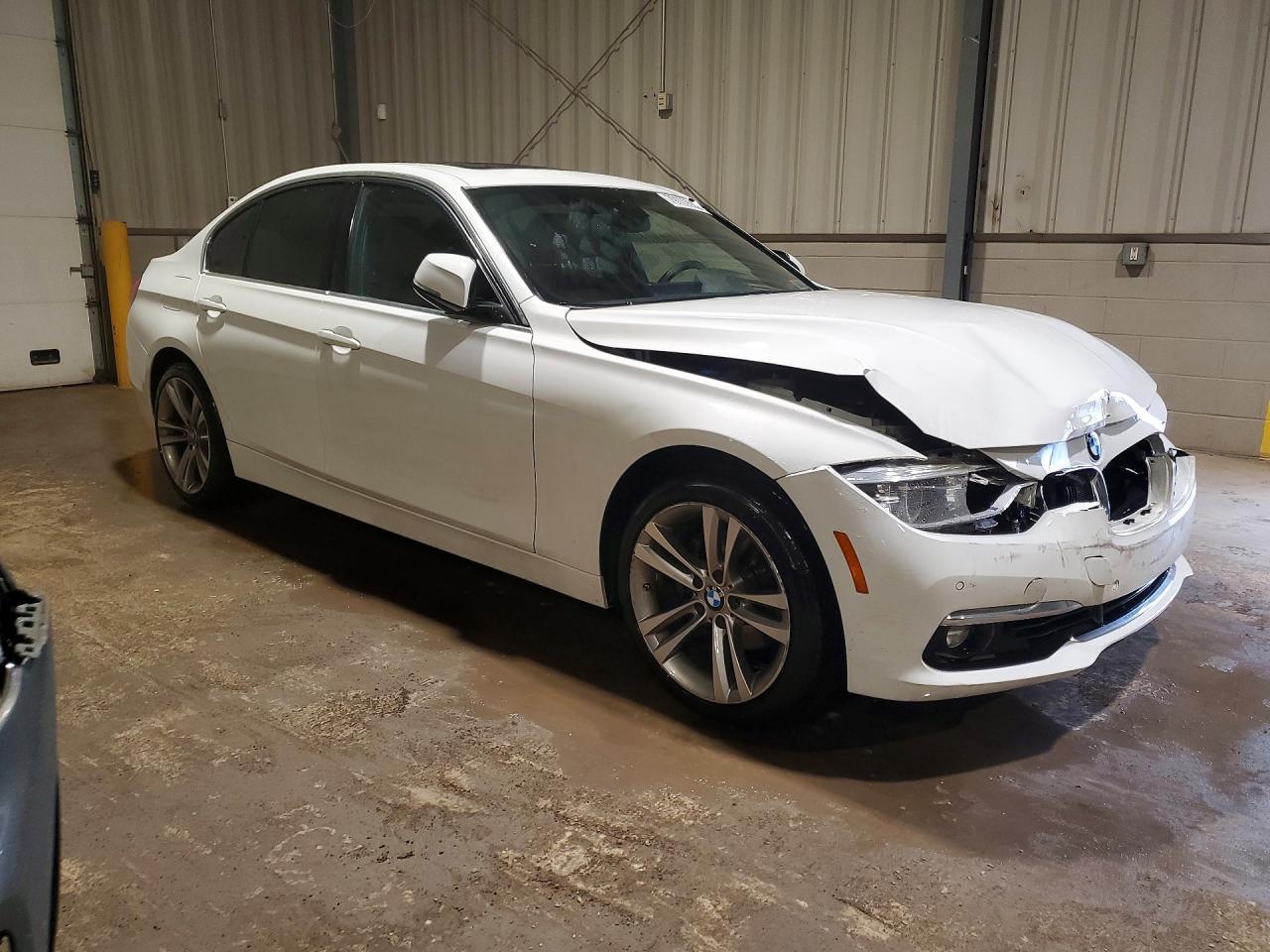 2017 BMW 330 Xi - zdjęcie 4