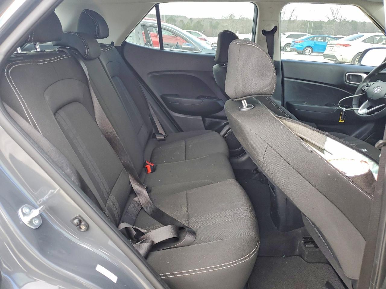 2025 Hyundai Venue Sel - zdjęcie 11