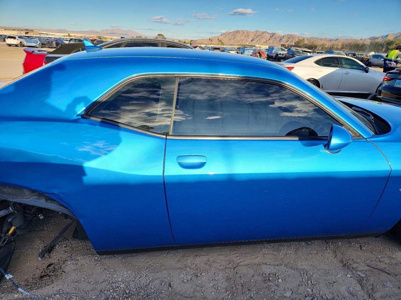 2016 Dodge Challenger R - zdjęcie 11