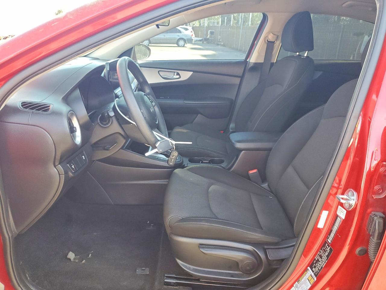 2022 Kia Forte Lxs - zdjęcie 7