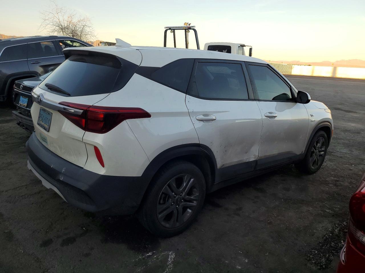 2021 Kia Seltos Lx - zdjęcie 3